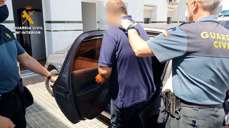 Detenido un hombre en Sevilla por grabar a mujeres en los aseos públicos de una clínica médica